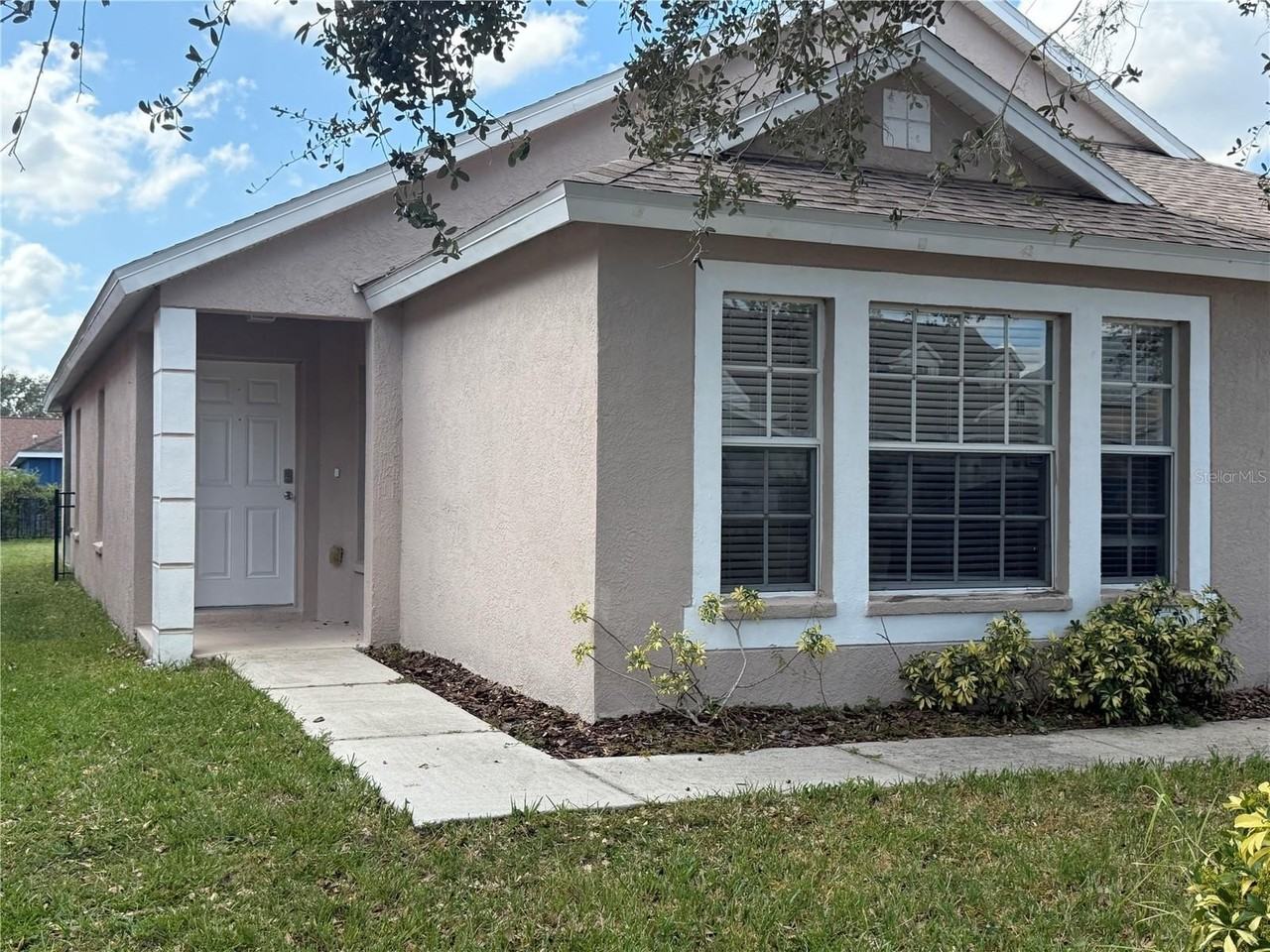 6518 Bridgecrest Dr - Photo 2 of 26