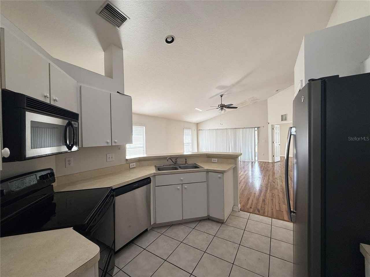 6518 Bridgecrest Dr - Photo 5 of 26