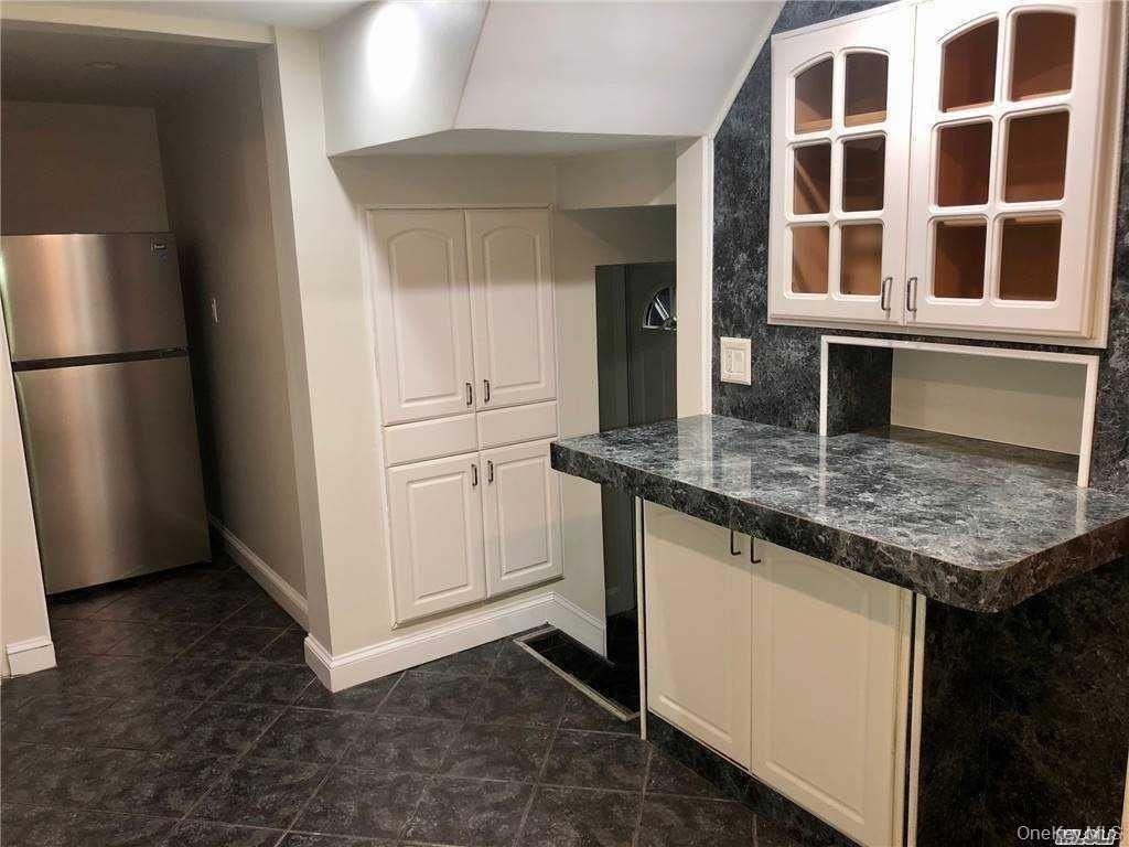 1 Allen St Unit 1 - Photo 4 of 16