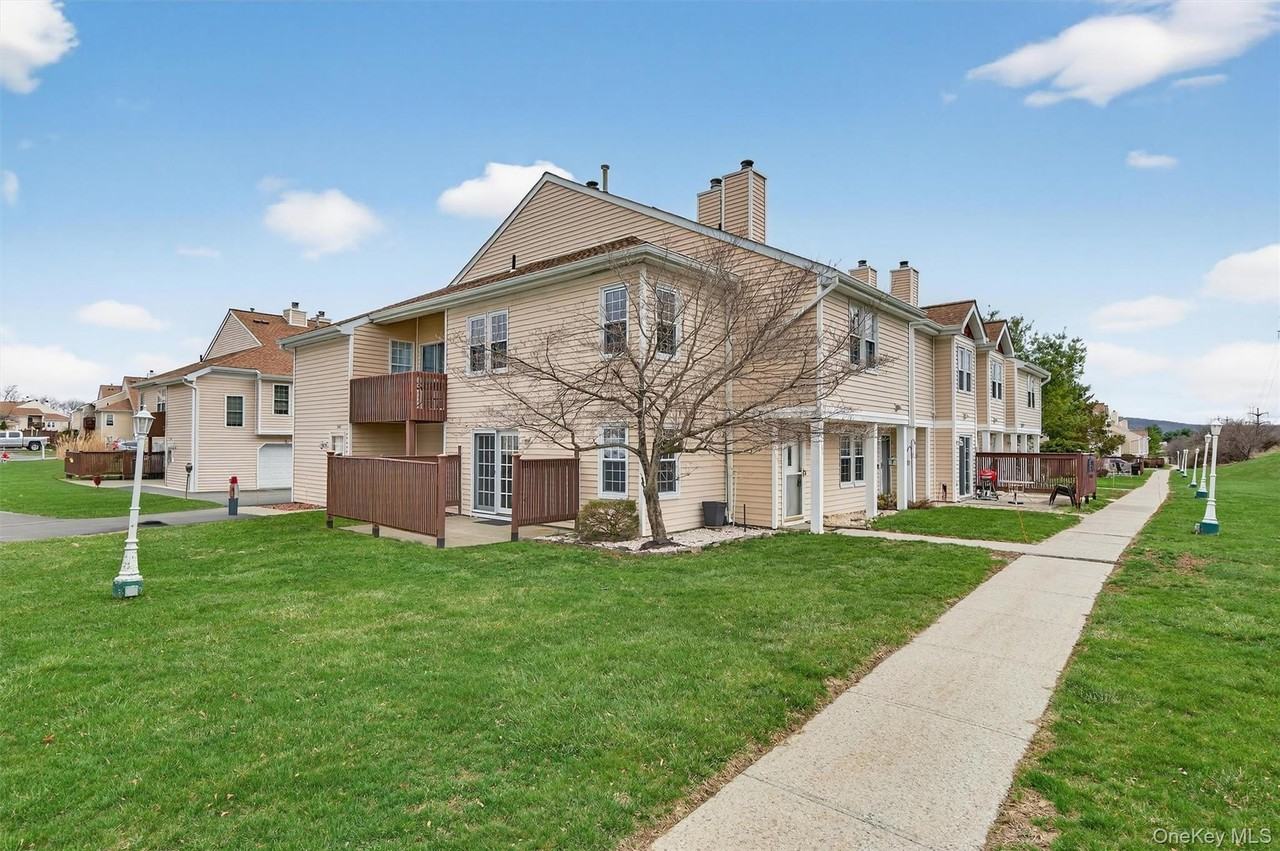 3304 Whispering Hls - Photo 6 of 32