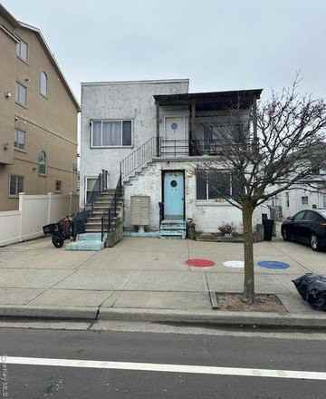 451 E Broadway Apt 1 - Photo 6 of 6