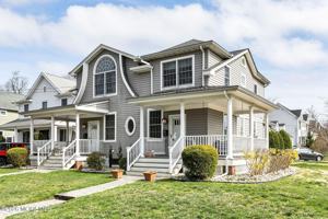 featured image of 11 Lakeside Ave