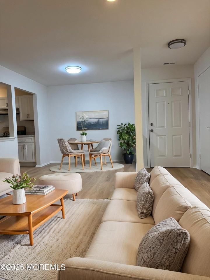 709 Zlotkin Cir #5 - Photo 4 of 39