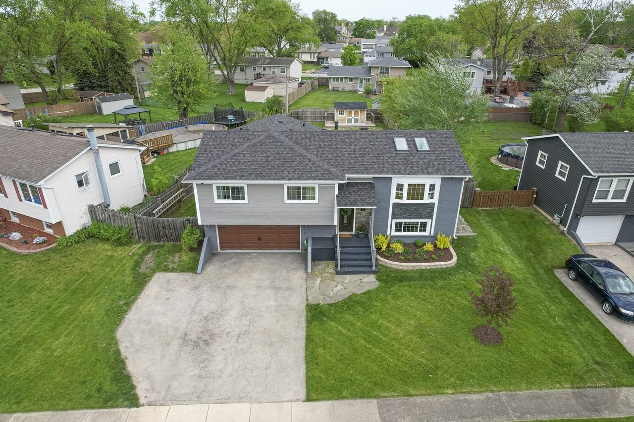 7215 Larchwood Ln - Photo 2 of 47