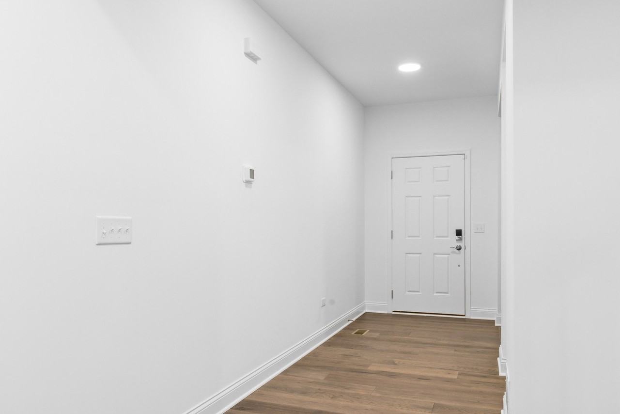 1014 Dr John Burkey Dr - Photo 2 of 34