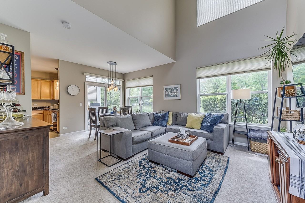 2172 Sunrise Cir - Photo 4 of 20