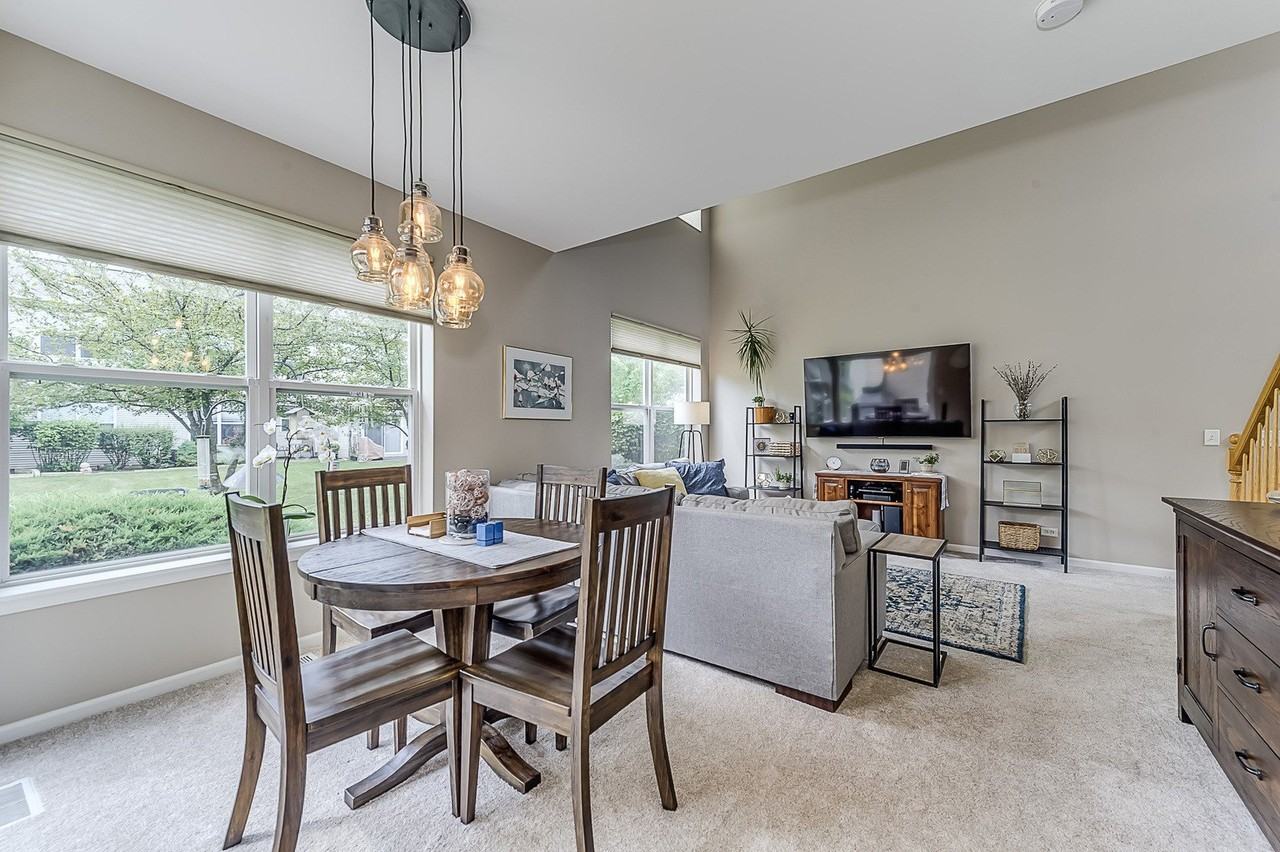 2172 Sunrise Cir - Photo 6 of 20