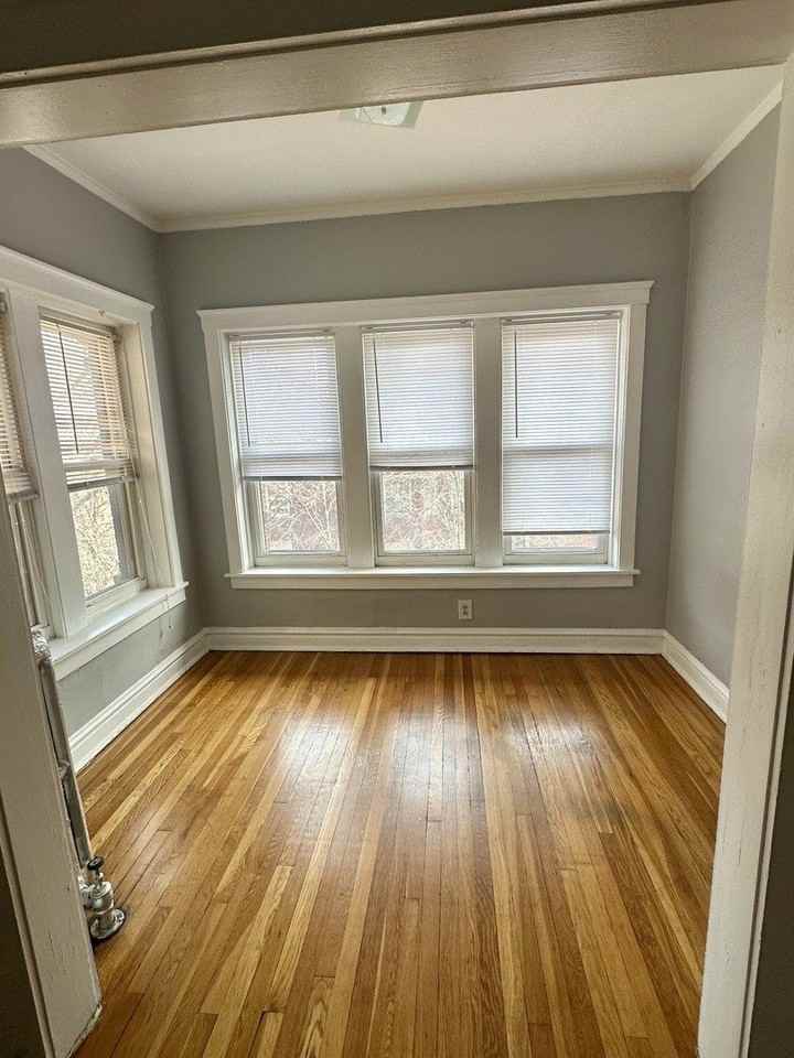 5354 N Winthrop Ave Unit 3rd - Photo 3 of 15