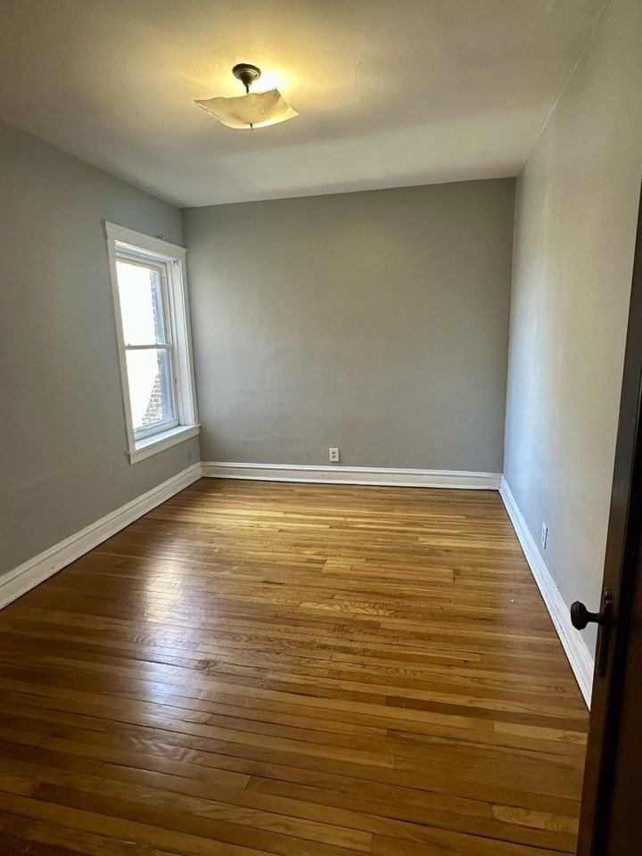 5354 N Winthrop Ave Unit 3rd - Photo 4 of 15