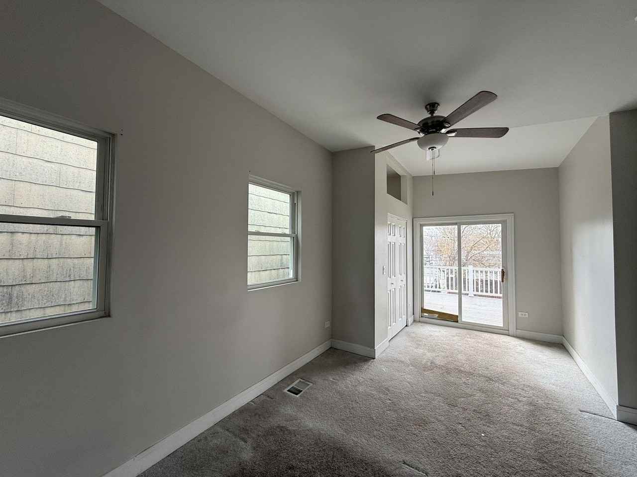 5942 S Justine St - Photo 5 of 17