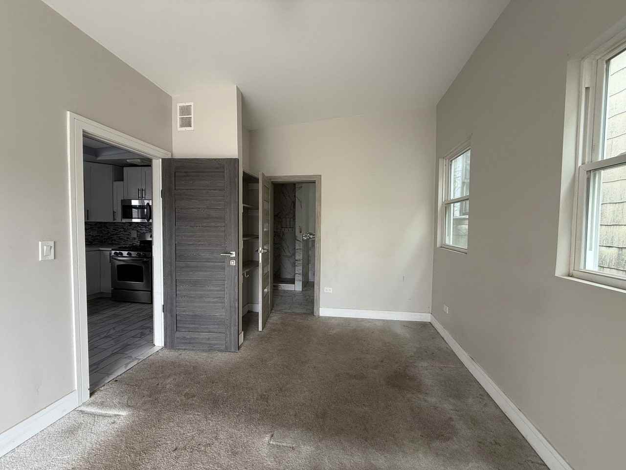 5942 S Justine St - Photo 6 of 17