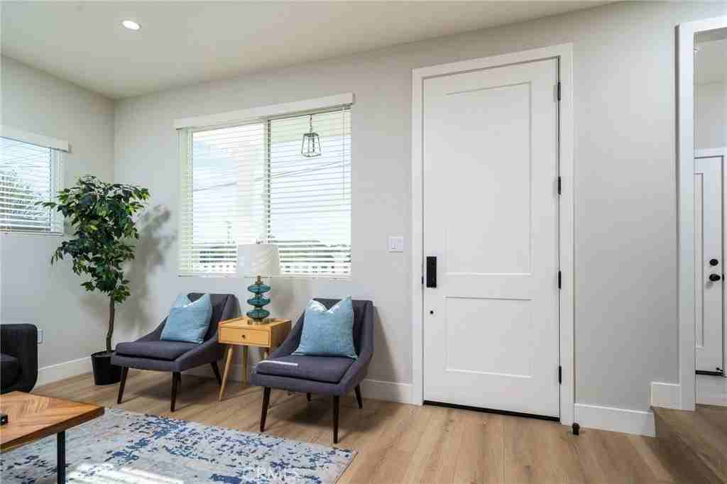 798 S Amelia Ave #B - Photo 2 of 29