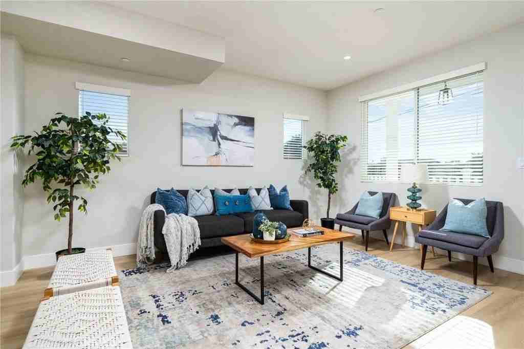 798 S Amelia Ave #B - Photo 3 of 29