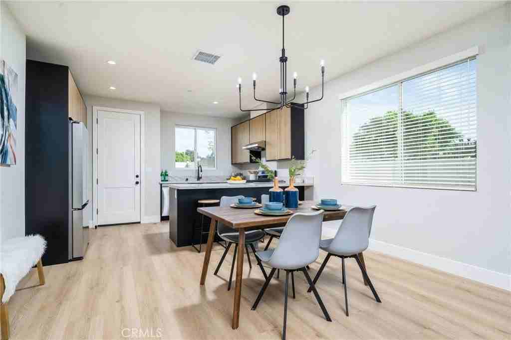 798 S Amelia Ave #B - Photo 5 of 29