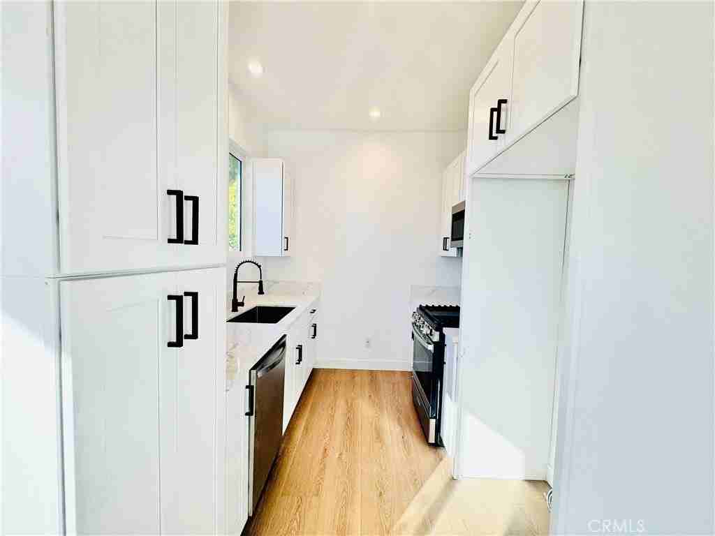 6858 Aura Ave - Photo 6 of 16