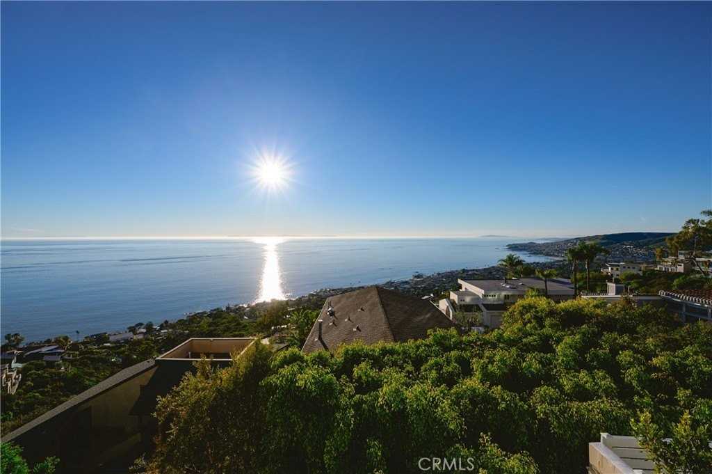 883 Katella St - Photo 3 of 44