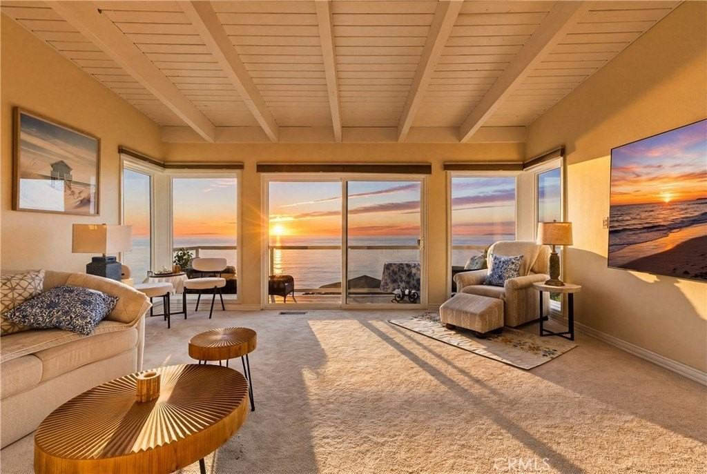 883 Katella St - Photo 7 of 44