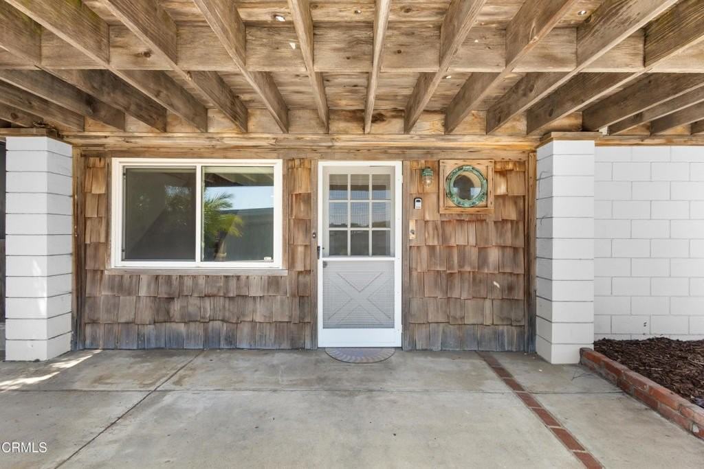 4237 Faria Rd - Photo 3 of 43