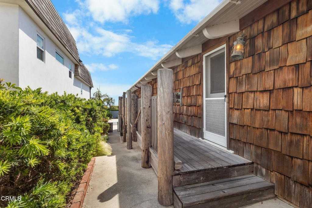 4237 Faria Rd - Photo 5 of 43