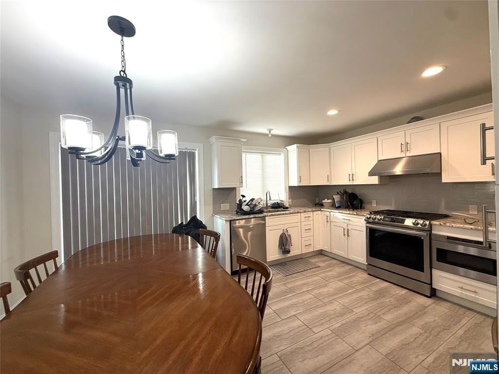 43 Jackson Ave - Photo 4 of 14