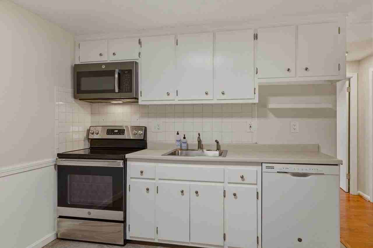 559 Sagamore Ave #15 - Photo 3 of 21