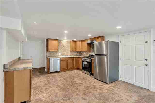 5512 S Tonti St #5512 - Photo 4 of 16