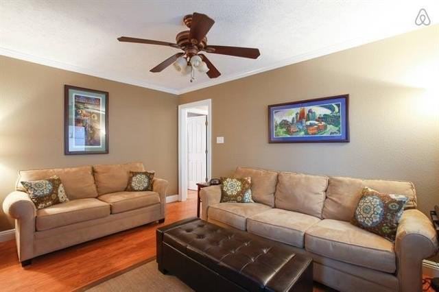 6130 Orleans Ave - Photo 3 of 12