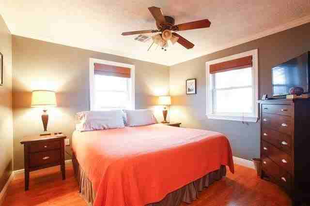 6130 Orleans Ave - Photo 4 of 12