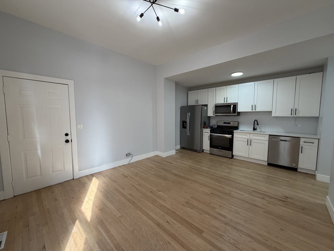 932 N Richmond St #1F - Photo 3 of 8