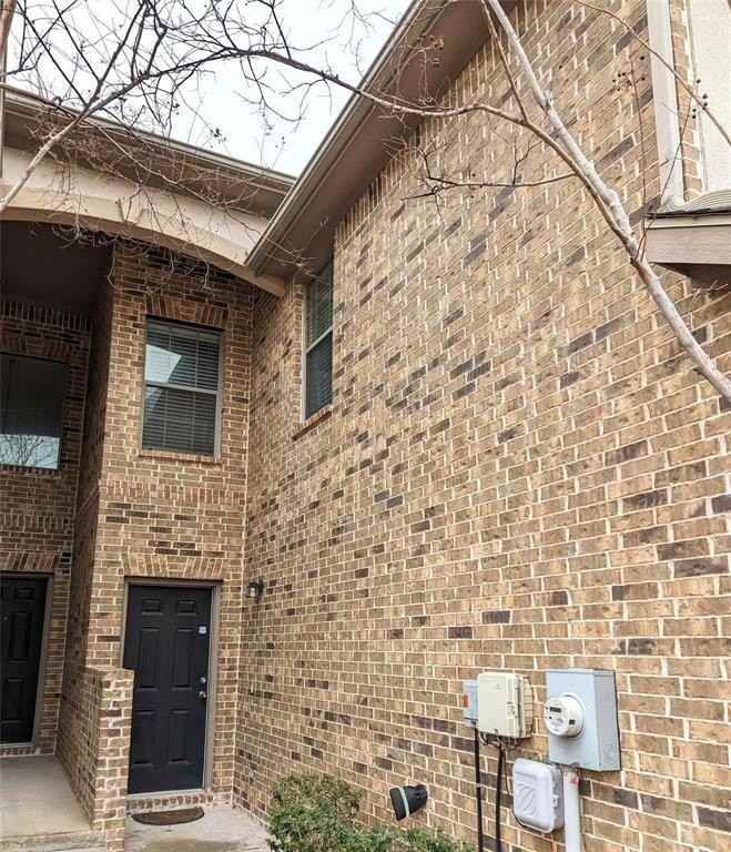 1154 Sophia St - Photo 2 of 14