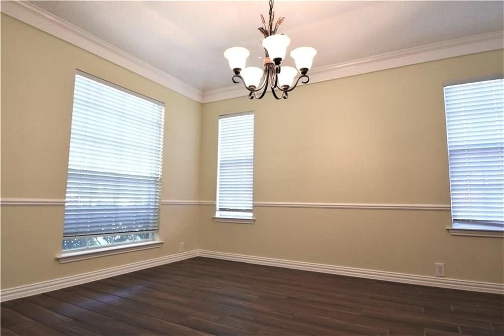 2708 Cascade Dr - Photo 5 of 21