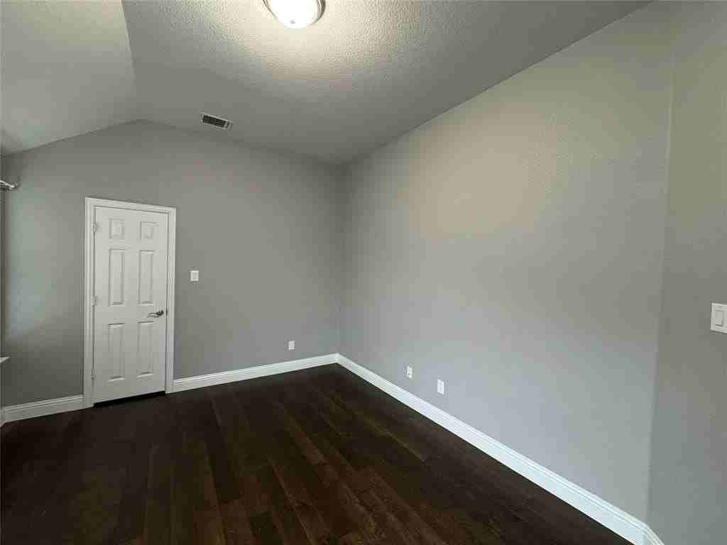 901 Sunrise Dr - Photo 6 of 35