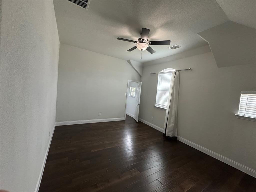 901 Sunrise Dr - Photo 7 of 35