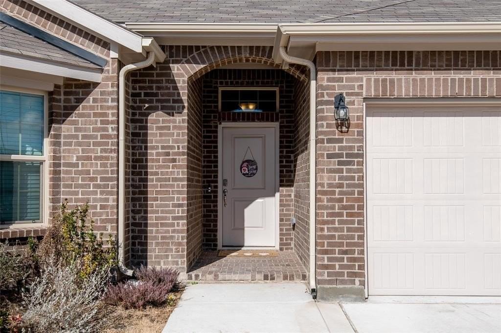 1117 Croxley Way - Photo 2 of 24