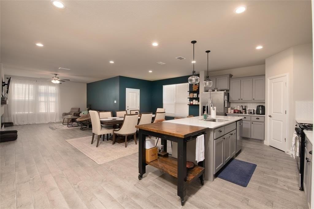 1117 Croxley Way - Photo 4 of 24