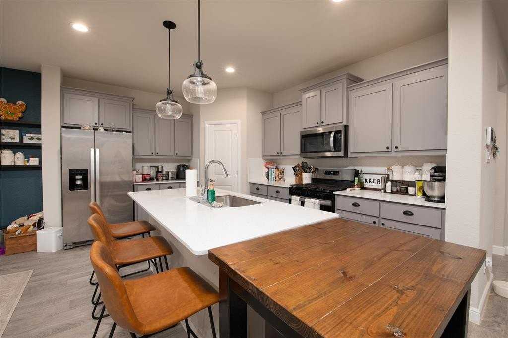 1117 Croxley Way - Photo 5 of 24