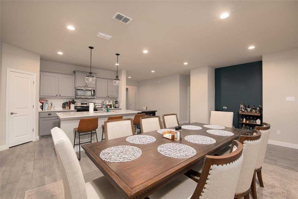 1117 Croxley Way - Photo 7 of 24