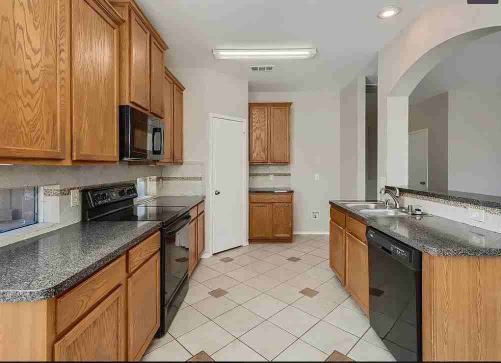 850 Warbler - Photo 7 of 15