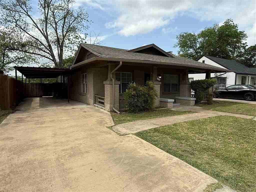 3016 James Ave - Photo 3 of 30