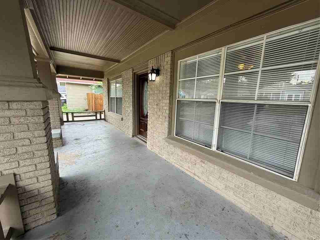 3016 James Ave - Photo 7 of 30