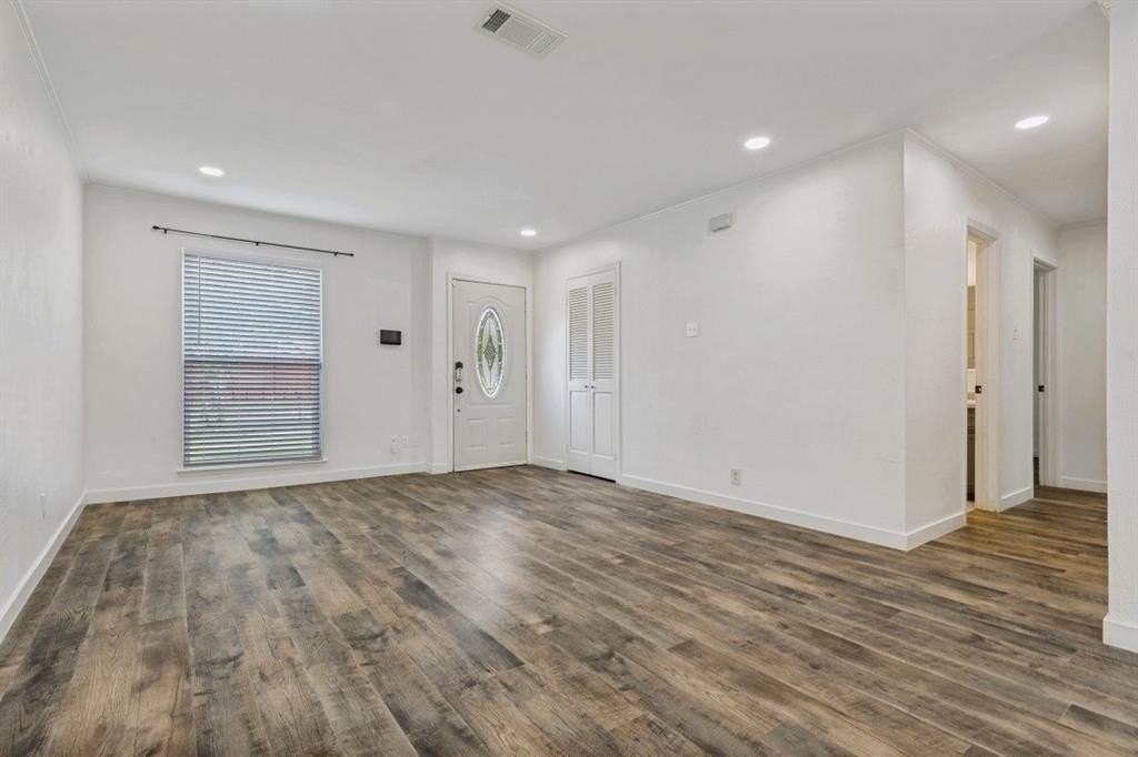 1505 Timberline Dr - Photo 2 of 25