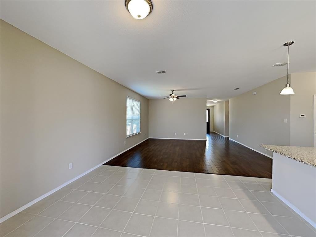 5413 Sea Cove Ln - Photo 5 of 17