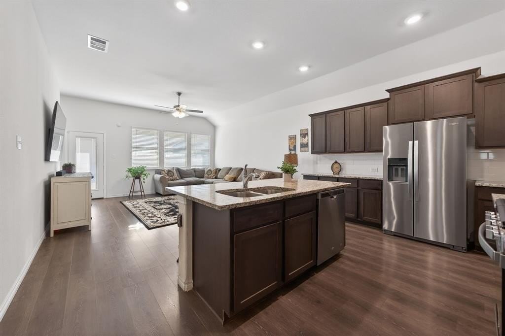 237 Jefferson Ln - Photo 2 of 15