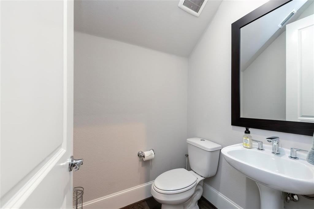 700 Wooster Ln - Photo 6 of 15