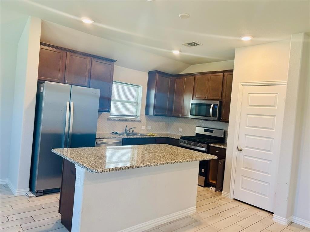 1917 Briar Rose Dr - Photo 3 of 16