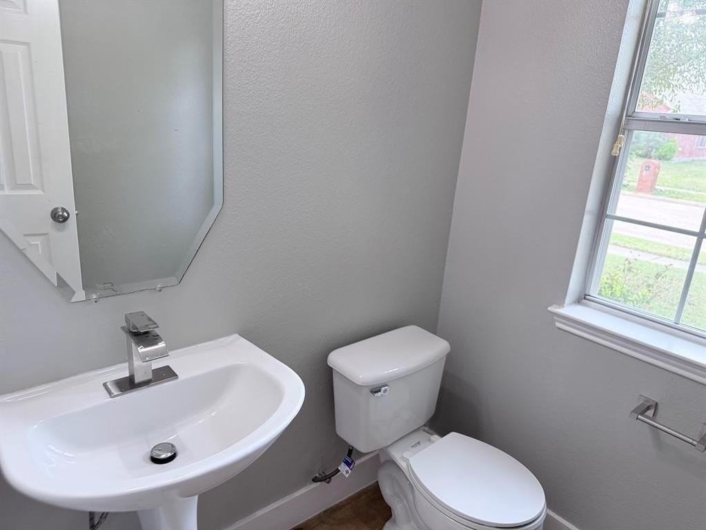 1320 Hillcrest Dr - Photo 7 of 33