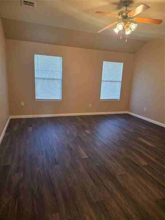 1432 Baylee St - Photo 4 of 22