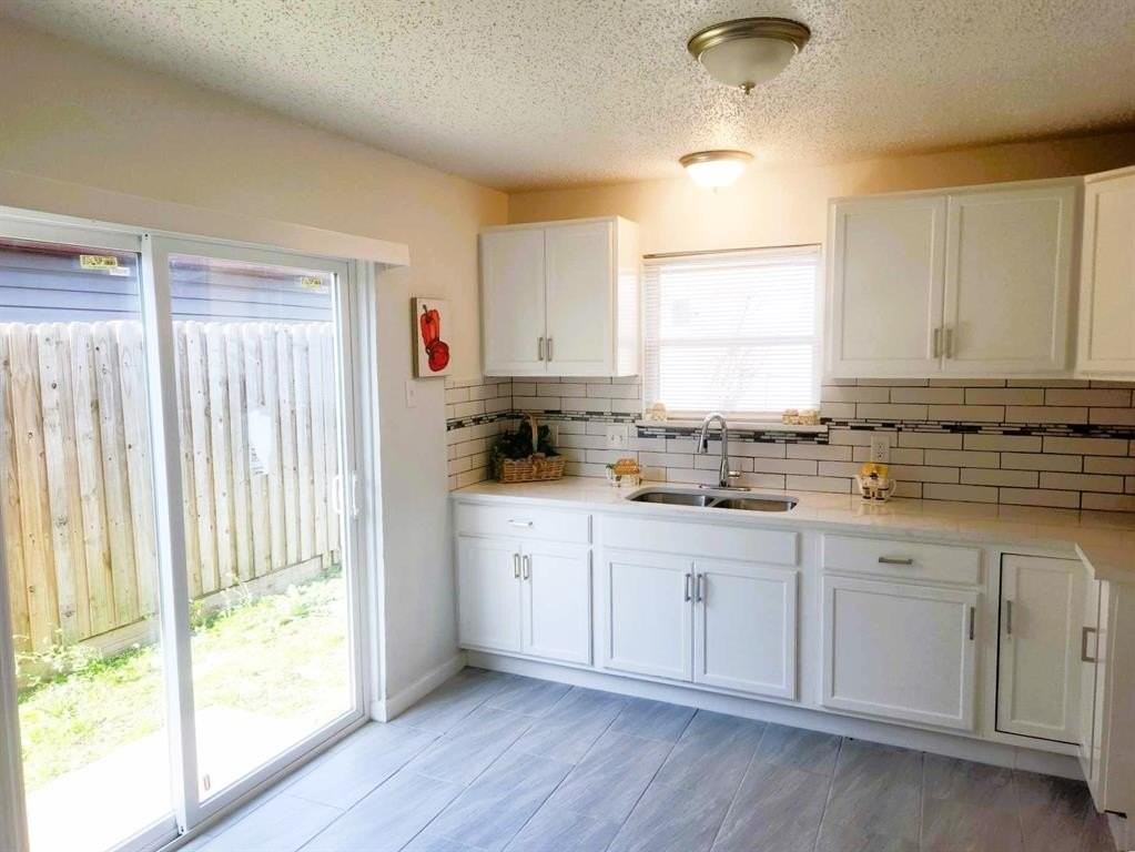 10379 Limestone Dr - Photo 3 of 17