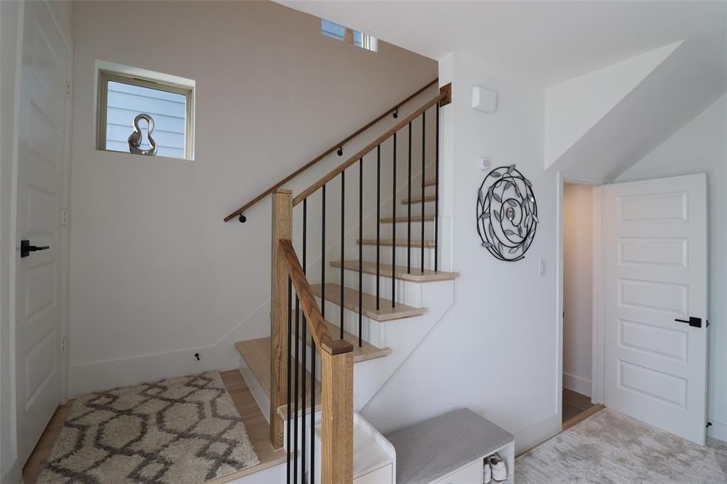 1205 Marc Pl - Photo 3 of 30