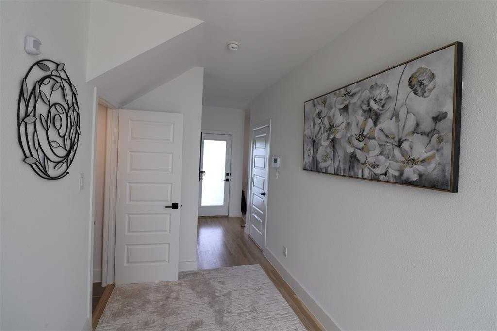 1205 Marc Pl - Photo 4 of 30